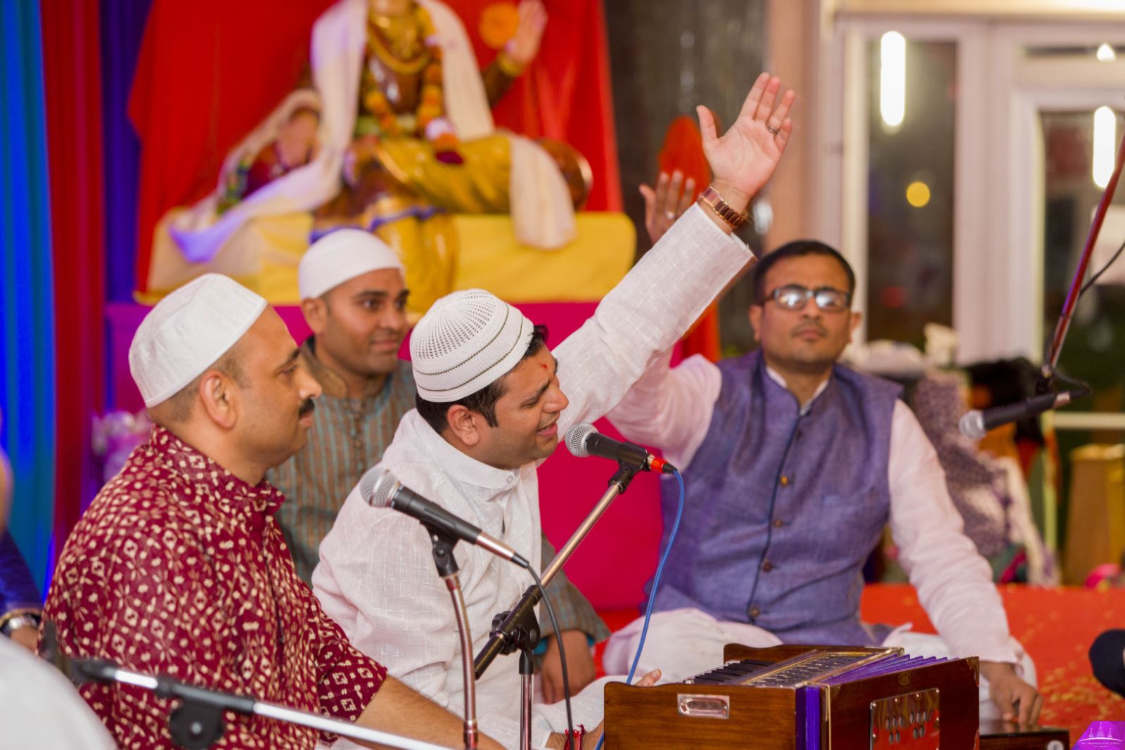 ©1987-2017 SKS Swaminarayan Temple East London